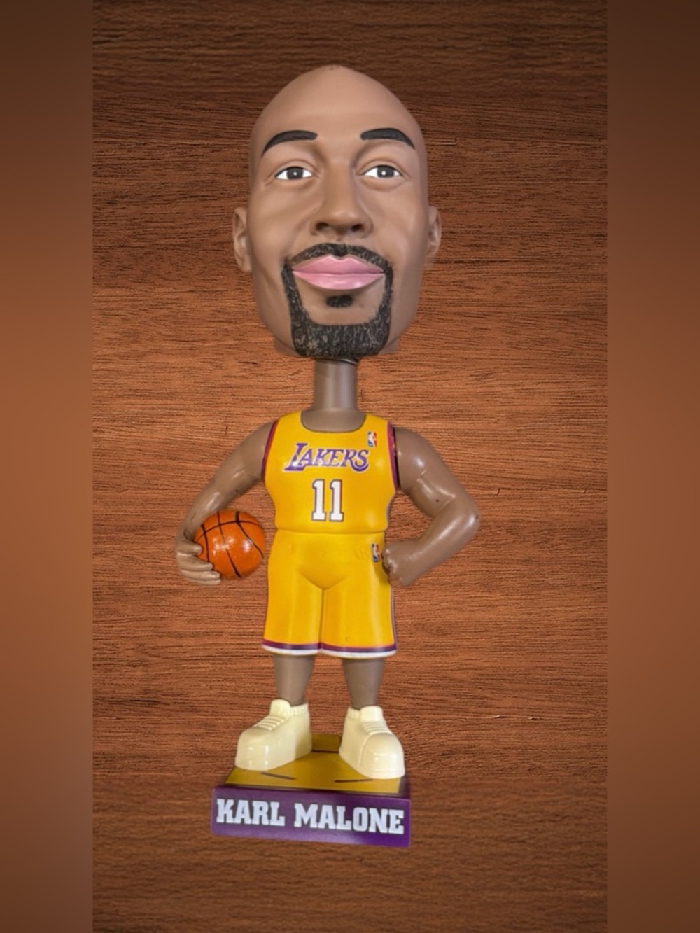 LOS ANGELES LAKERS KARL MALONE BOBBLEHEAD DOLL.CARLS JR COLLECTORS. 2004